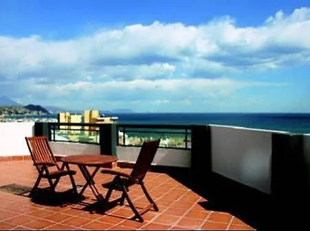 La Familia Gallo Rojo 4* El Campello