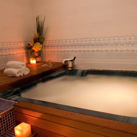 La Familia Gallo Rojo Hotel El Campello