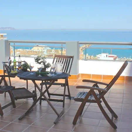 La Familia Gallo Rojo El Campello