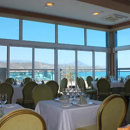 Hotel La Familia Gallo Rojo 4*