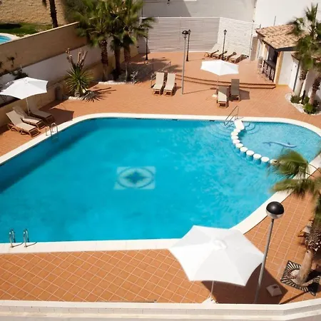 La Familia Gallo Rojo Hotel El Campello