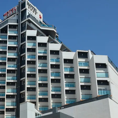 La Familia Gallo Rojo Hotel El Campello