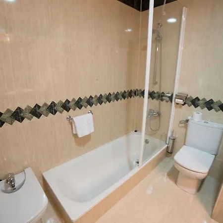 La Familia Gallo Rojo 4*