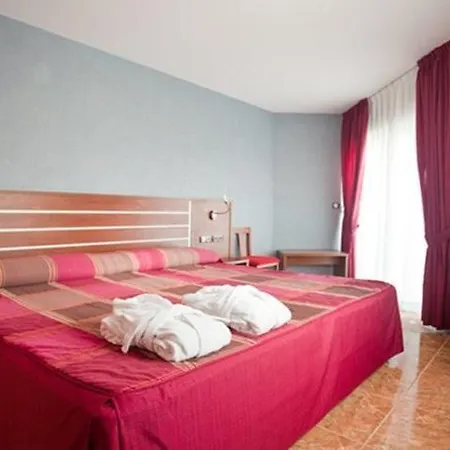 La Familia Gallo Rojo Hotell El Campello