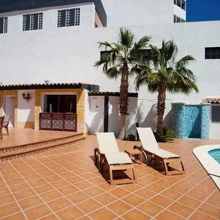 La Familia Gallo Rojo Hotell 4*