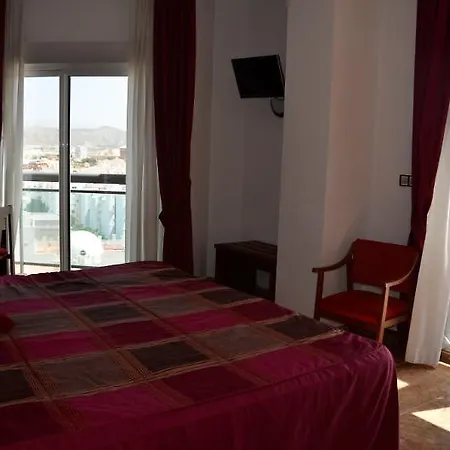 La Familia Gallo Rojo Hotell