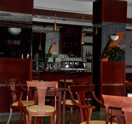 Hotell La Familia Gallo Rojo 4*