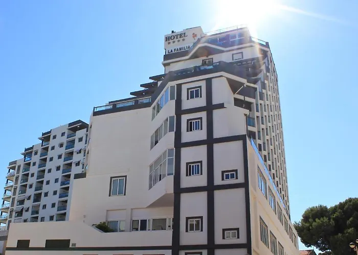 Hotel La Familia Gallo Rojo